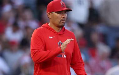 Kurt Suzuk sale del timón de Angelinos.