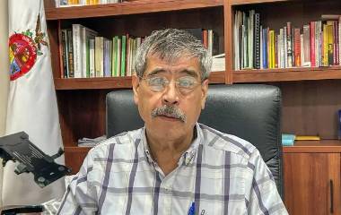 Óscar Loza Ochoa, presidente de la CEDH en Sinaloa, denuncia la falta de sensibilidad de autoridades ante los altos cobros de la CFE en la entidad.
