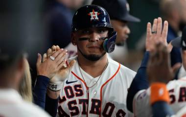 Isaac Paredes llegó a 22 jonrones para los Astros, que perdieron el encuentro ante los Bravos.