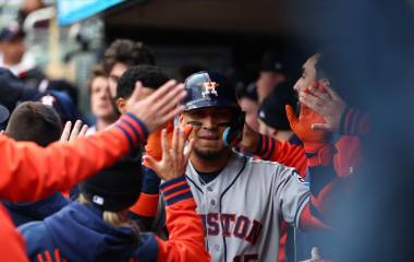 Isaac Paredes encaminó a los Astros a la victoria con jonrón de dos carreras en la primera entrada.