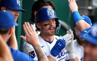 Bobby Witt Jr. detonó jonrón para el triunfo de los Reales.