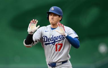 Shohei Ohtani pega jonrón solitario.