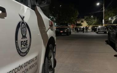 Elementos de seguridada atendieron el ataque registrado en la colonia Renato Vega Alvarado, al sur de Culiacán.