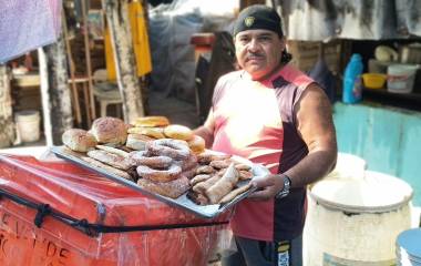 José Ángel tiene 33 años dedicándose a la panadería artesanal.