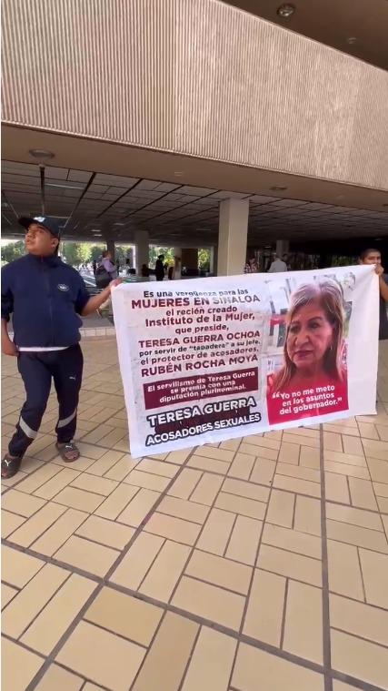 $!Se movilizan en Palacio de Gobierno y acusan a funcionarios de violencia sexual