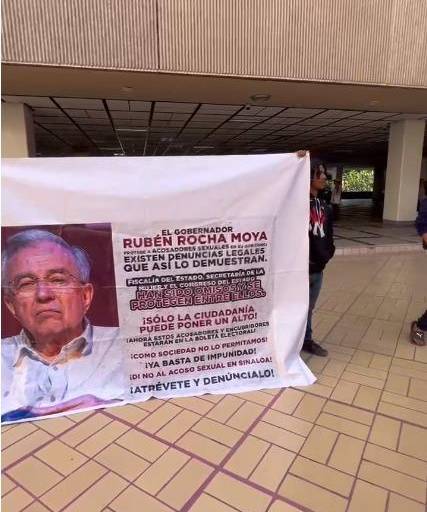 Se movilizan en Palacio de Gobierno y acusan a funcionarios de violencia sexual