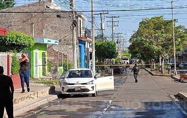 En la Colonia Sánchez Celis, en Mazatlán, también hubo el intento de un despojo de vehículo durante la mañana.