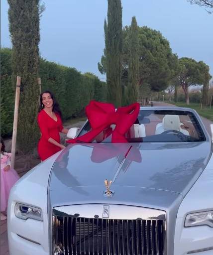 ¡Un Rolls Royce!, el regalo de Navidad que recibió Cristiano Ronaldo de su esposa Georgina
