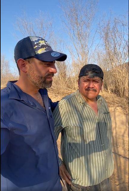 $!Arturo Islas Acompañado del biólogo Antonio Martínez.