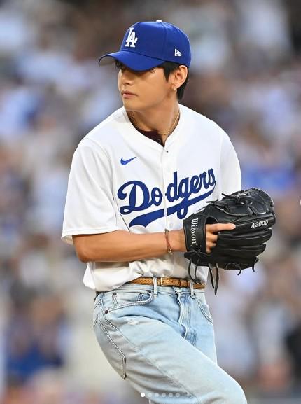$!V de BTS estuvo en el Dodger Stadium.