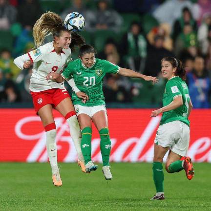 Canadá vence a Irlanda.