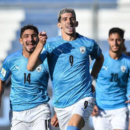 Dor Turgeman marca el gol del triunfo israelí.