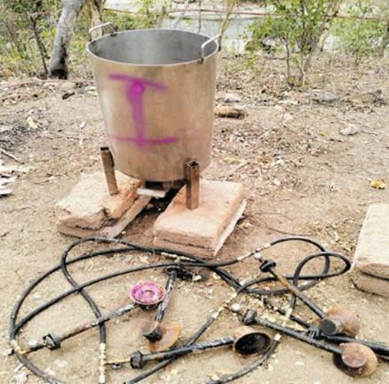 $!Localizan sustancias químicas en laboratorio clandestino en Los Negritos, Badiraguato