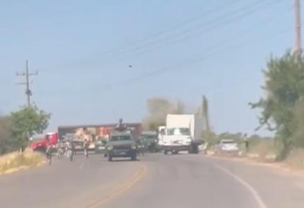 Reportan balacera, evacuación de escuela y bloqueo carretero en Sánchez Celis, Eldorado