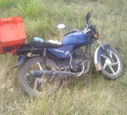 Motociclista resulta herido tras chocar contra una camioneta, en Rosario
