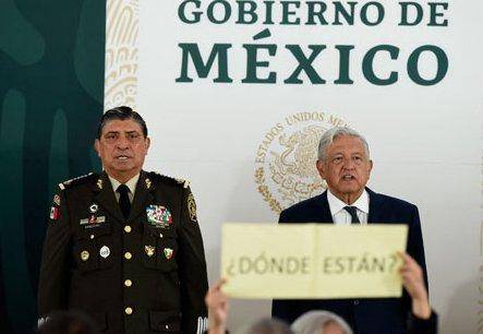 General Luis Cresencio Sandoval y Andrés Manuel López Obrador.