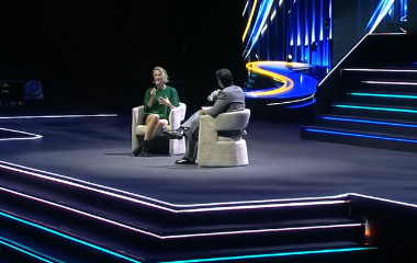 Charlize Theron participa en el encuentro México Siglo XXI convocado por la Fundación Telmex Telcel.