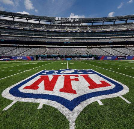 La NFL podría tener árbitros suplentes a para la próxima temporada.