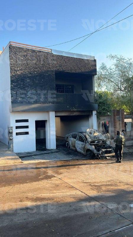 $!Incendian residencia y auto en Culiacán; es el segundo ataque en Santa Fe