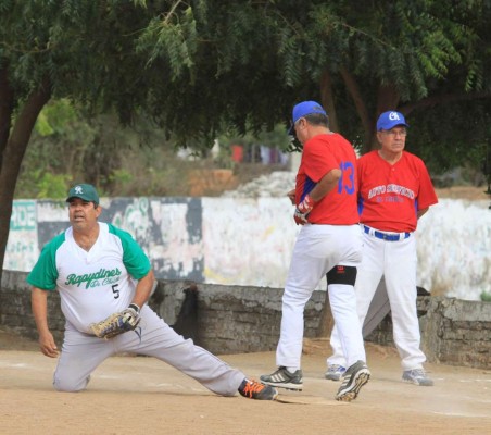 Se corona El Chiras rey de playoffs en la Liga de Beisbol de los Taxis Verdes