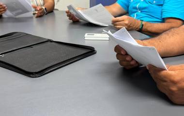 Afectados denunciaron públicamente el presunto fraude en un ahorro y alertaron sobre riesgos de participar en esquemas informales sin respaldo legal.