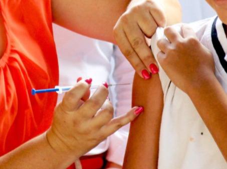 Autoridades de Salud en Rosario destacan participación de la población en vacunación contra el sarampión.