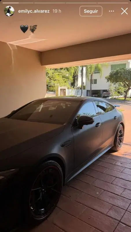 $!Canelo sorprende a su hija con un auto de lujo en Navidad