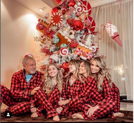 ¡De nuevo juntos! Angélica Rivera y ‘El Güero’ Castro celebran Navidad con sus hijas