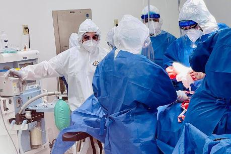 Médicos realizan en Mazatlán cesárea a menor de 15 años embarazada contagiada por Covid; tuvo que ser intubada