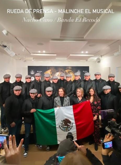 $!Banda El Recodo junto a Nacho Cano.