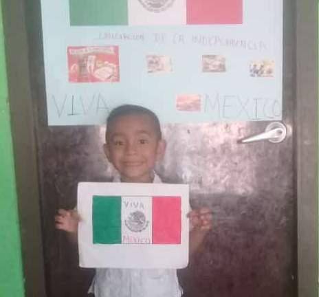 Estudiantes festejan la Independencia de México