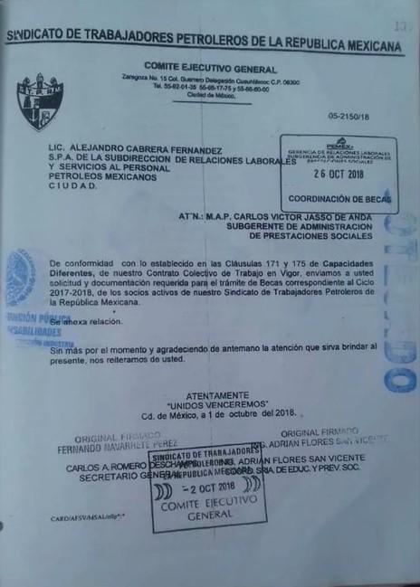 $!Las solicitudes que utilizó la dirigencia sindical para gestionar la prestación ante Pemex viene firmada por Carlos Romero Deschamps.