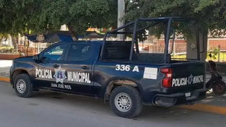 Autoridades resguardaron la zona del ataque armado en Juan José Ríos, donde un joven resultó gravemente herido.