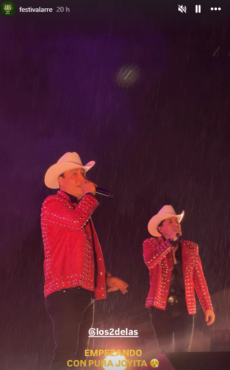 $!Omar Tarazón y Johnny Zazueta integrantes de Los 2 de la S llenaron el escenario de sabor sinaloense.