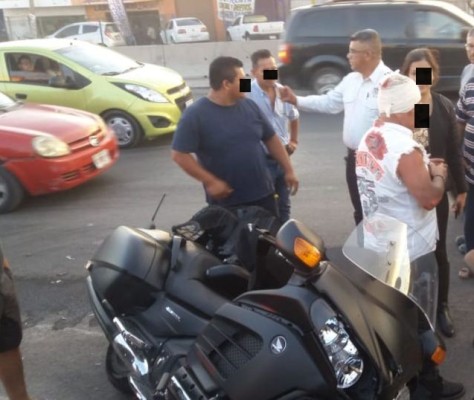 Resulta lesionado un Biker al chocar por alcance contra un vehículo en la Colosio, en Mazatlán