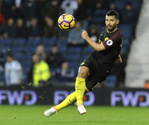 Manchester City apuesta por Agüero en revancha con Barcelona