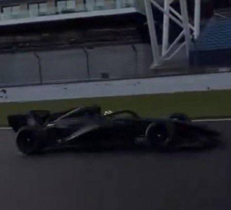 Checo es el primer piloto en manejar un monoplaza de Cadillac.