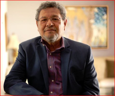 Élmer Mendoza es escritor y promotor literario.