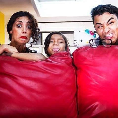 $!El bailarín es feliz en su papel de papá.