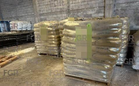 $!Asegura FGR más de 49 toneladas de químicos y 45 mil litros de sustancias en El Diez, al sur de Culiacán