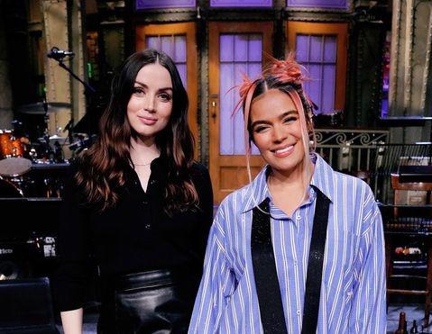 Karol G y Ana de Armas ponen sabor latino en ‘Saturday Night Live’