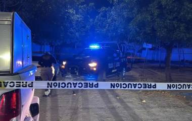 El hallazgo se registró frente a un gimnasio de box localizado sobre la calle General Pablo Macías Valenzuela, entre las calles General Macario Gaxiola y Francisco R. Serrano.