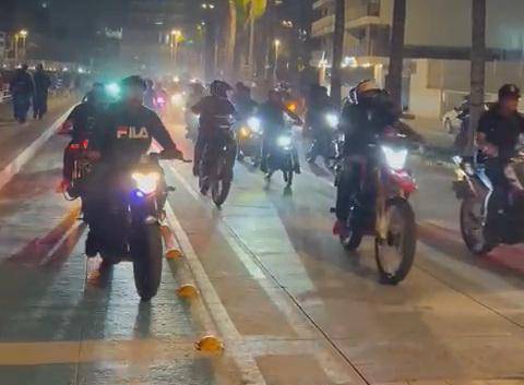 Personas en motocicletas fueron detenidas tras hacer desorden en el malecón de Mazatlán durante la noche de Halloween.