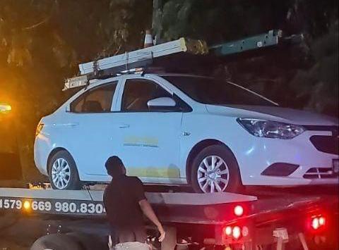Aseguran policías vehículo con reporte de robo vigente en Mazatlán