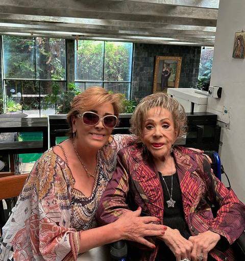 Silvia Pinal seguirá hospitalizada, sufre nueva complicación