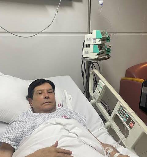 Hospitalizan a Juan José Origel de emergencia