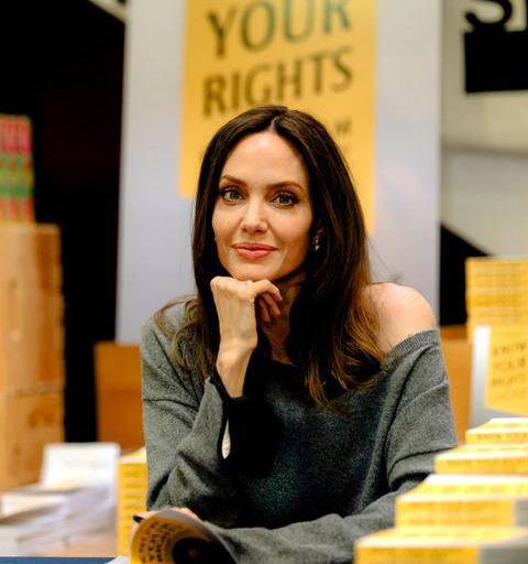 Gana Angelina Jolie una batalla legal a Brad Pitt