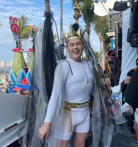 Brilla la Banda MS en el tradicional desfile del Carnaval de Mazatlán