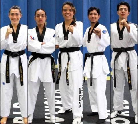 Los cinco parataekwondoínes que lograron boleto para los Paralímpicos de París 2024, entre ellos el sinaloense Juan Diego García.