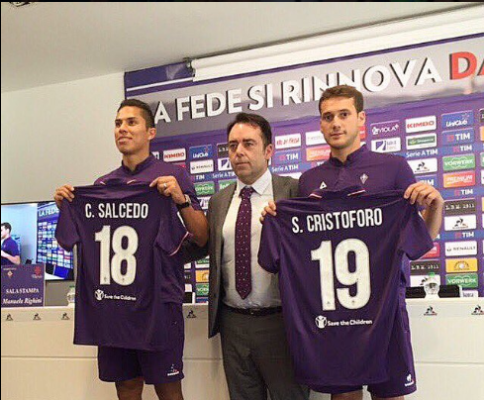 Fiorentina presenta oficialmente a Carlos Salcedo
